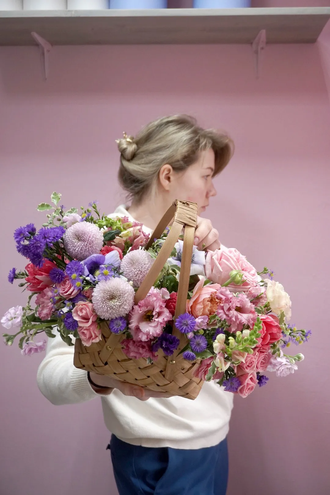 Фото Корзина с цветами Весенняя красавица