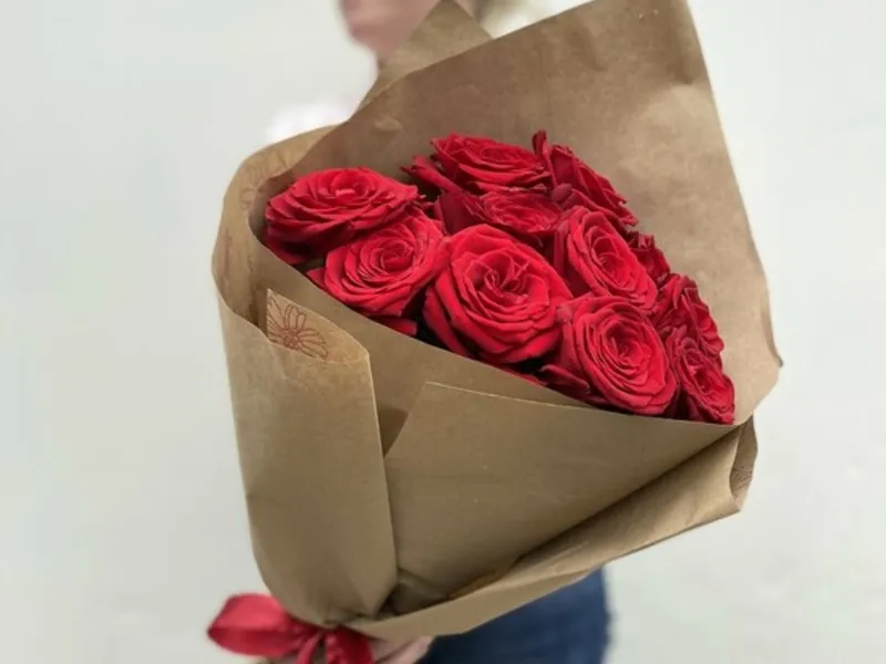 Фото Букет из 11 красных роз Поцелуй меня