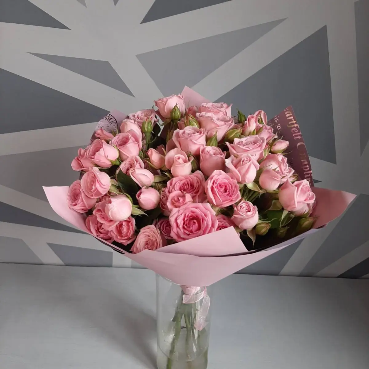 Фото Букет из 9 кустовых розовых роз