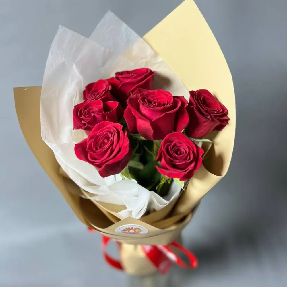 Фото Букет из 7 голландских красных роз