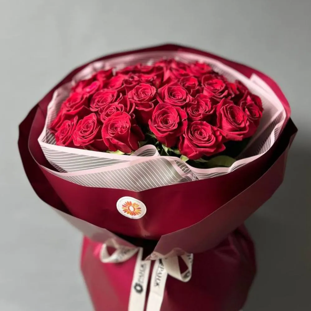 Фото Букет из 35 голландских красных роз