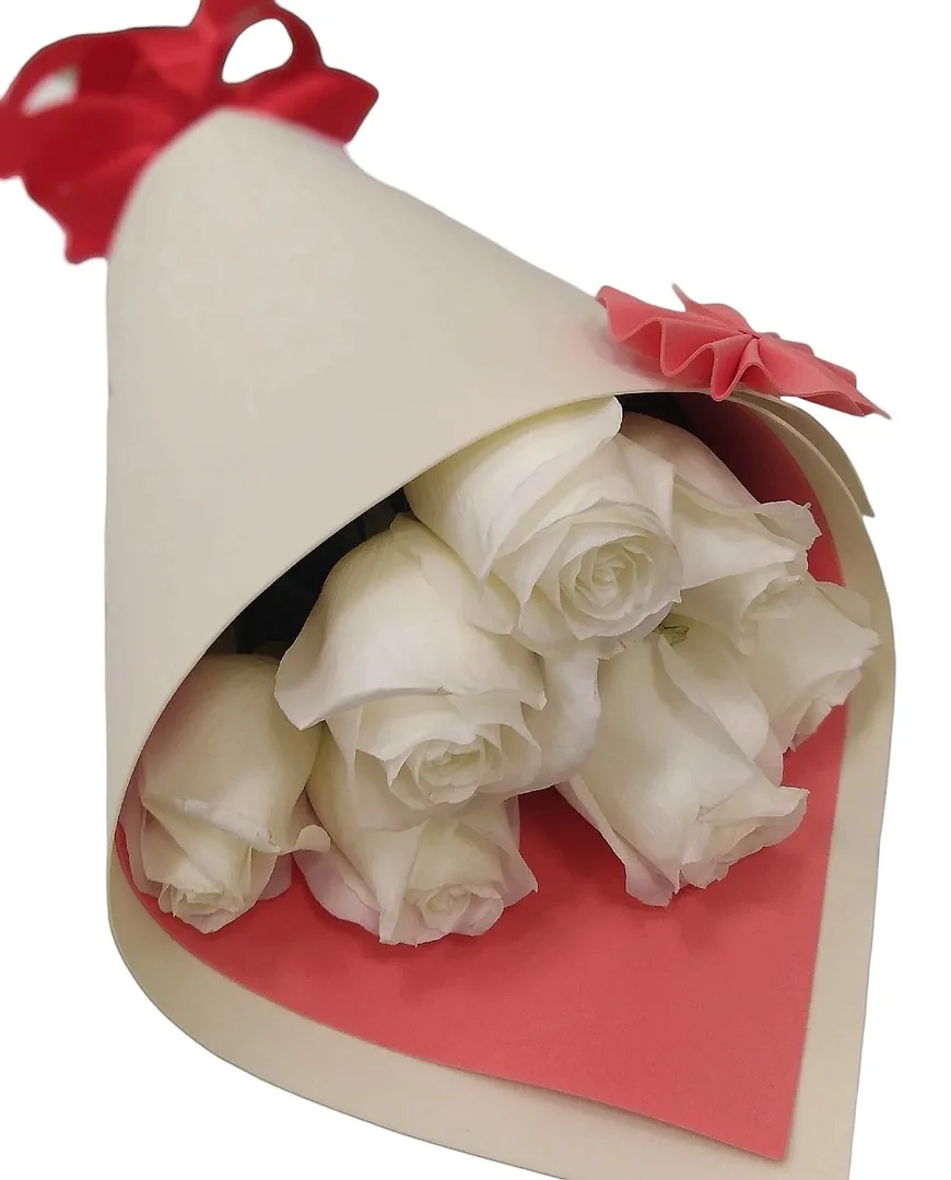 Фото Букет из семи белых роз