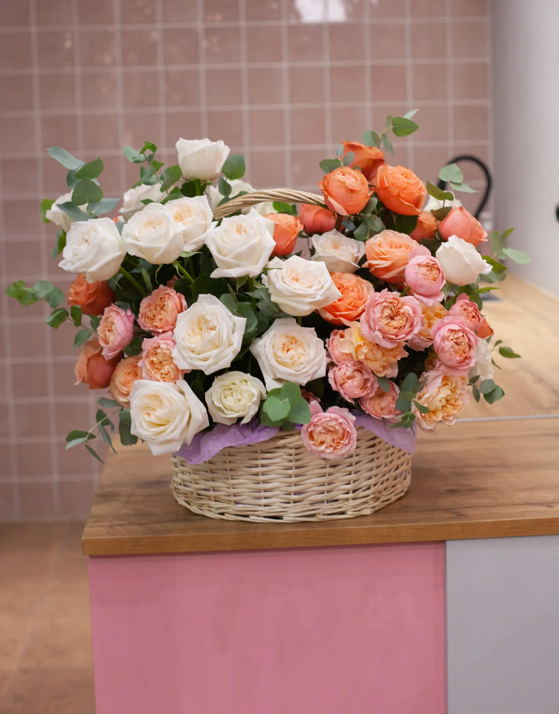 Фото Корзина из 51 пионовидной розы