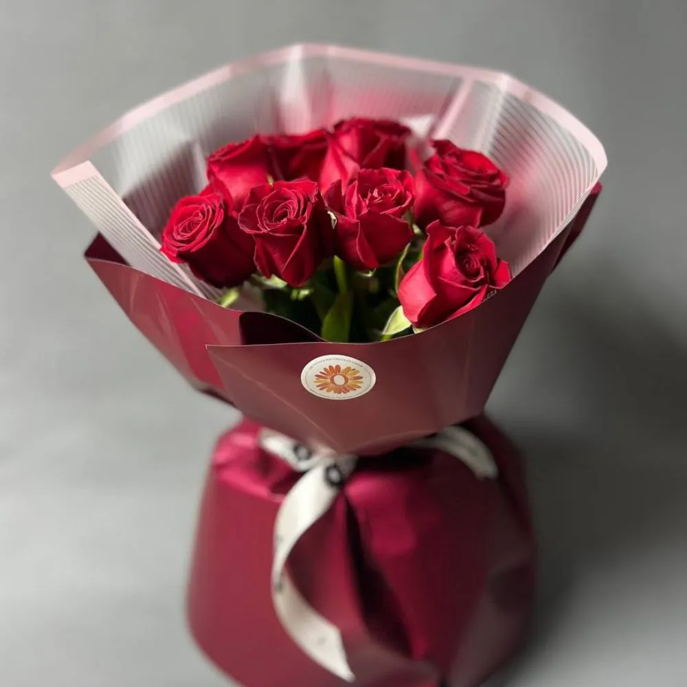 Фото Букет из 9 голландских красных роз